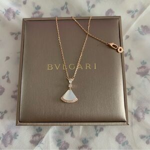 Bulgari Large White Mother-of-Pearl Diamond Fan
Necklace